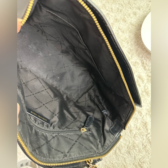 Michael Kors Ellis Large Satchel. - Picture 13 of 13